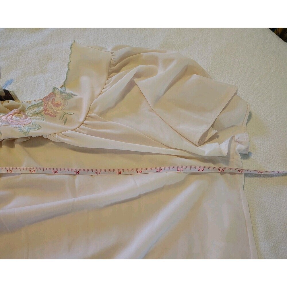 Vintage Shadowline Nylon Nightgown Size L Embroidered Floral Coquette Romantic - Picture 6 of 6